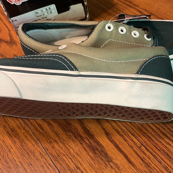 Vans Off-the-wall Era style sneaker, unisex, M5.5, W7. Darkest spruce/Moss Gray - Picture 10 of 15